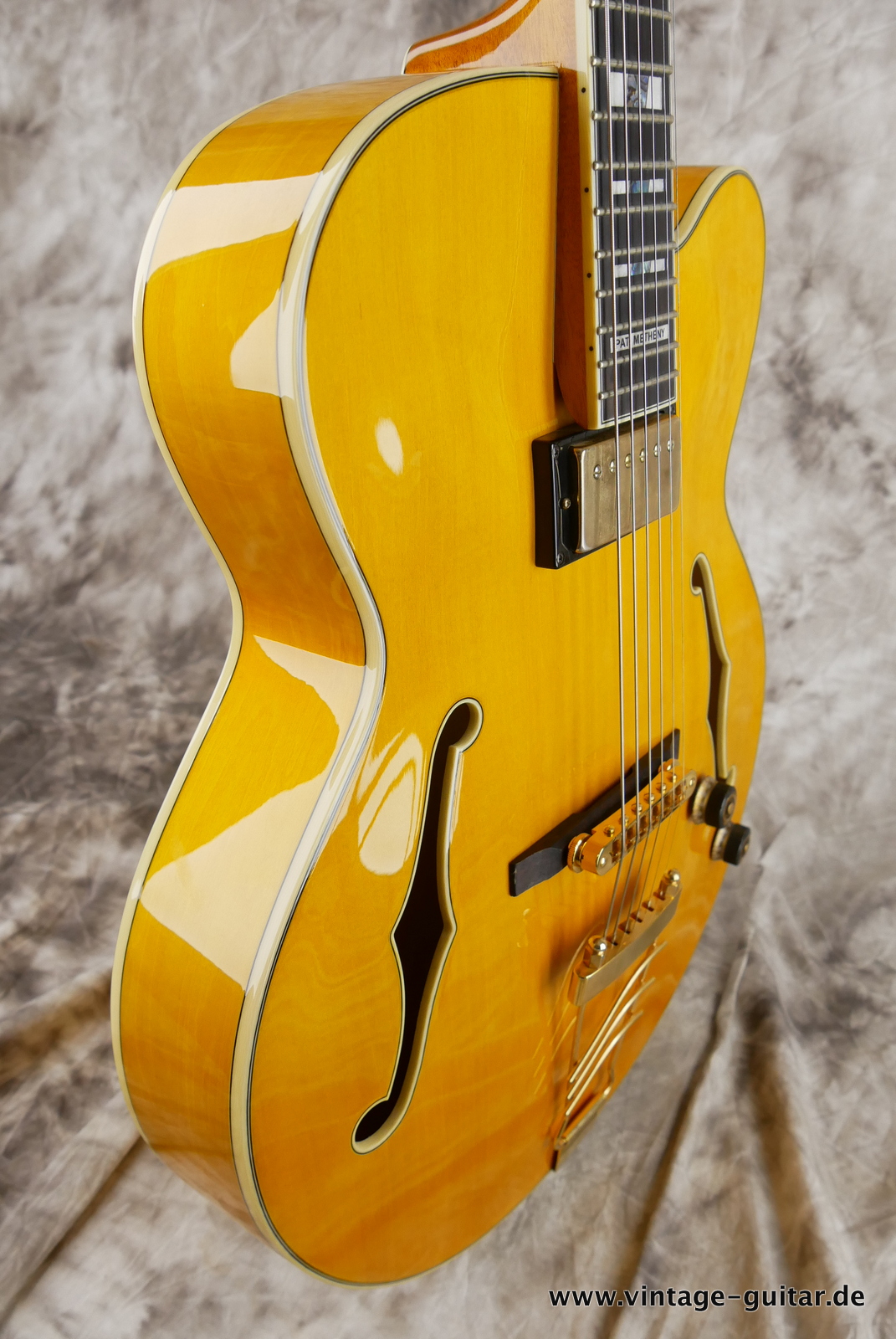 Ibanez_PM_2 Pat_Metheny_China_antigue_amber_2016-005.JPG